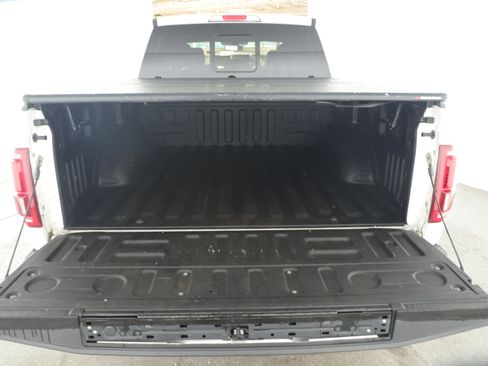 Used 2017 Ford F150 Platinum w/ Equipment Group 701A Luxury image 5