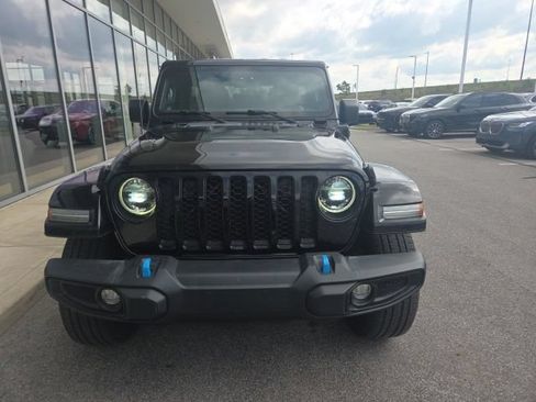 Used 2022 Jeep Wrangler Unlimited Sahara w/ Cold Weather Group AWD/4WD image 2