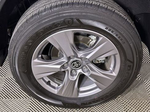 Used 2025 Toyota RAV4 LE image 34