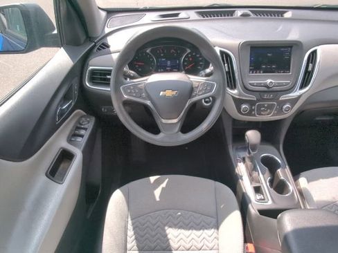 Used 2022 Chevrolet Equinox LS w/ LS Convenience Package FWD image 8