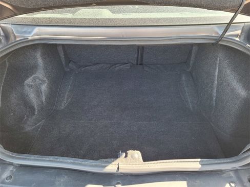 Used 2022 Dodge Challenger SXT image 23