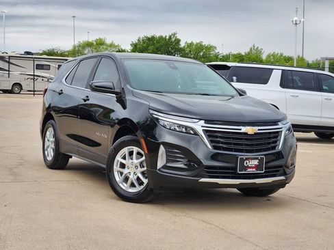 Used 2024 Chevrolet Equinox LT FWD image 2