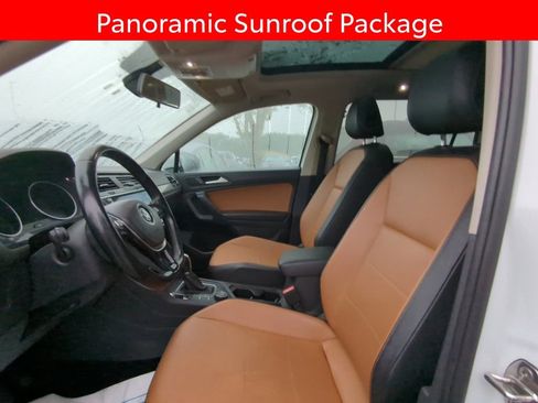 Used 2019 Volkswagen Tiguan SE w/ Panoramic Sunroof Package AWD/4WD image 6