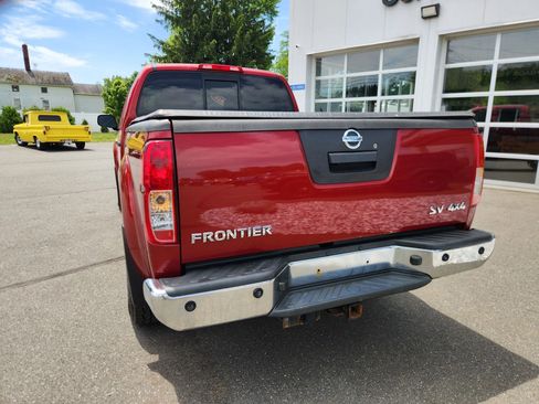 Used 2018 Nissan Frontier SV w/ Value Truck Package AWD/4WD image 12