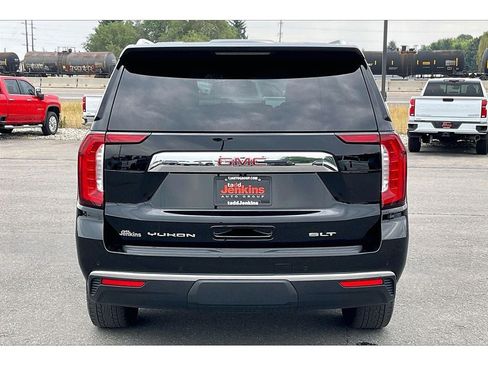 Used 2023 GMC Yukon SLT w/ SLT Premium Package AWD/4WD image 4