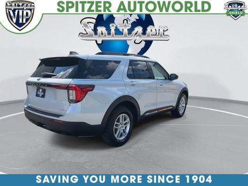 Used 2025 Ford Explorer Active AWD/4WD image 9