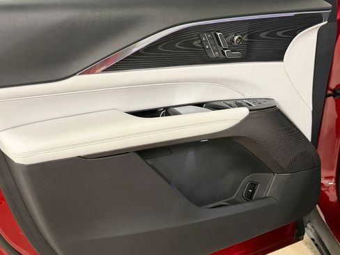 Used 2024 Cadillac Lyriq Luxury RWD image 13