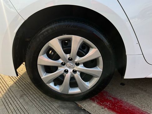 Used 2025 Toyota Corolla LE image 9