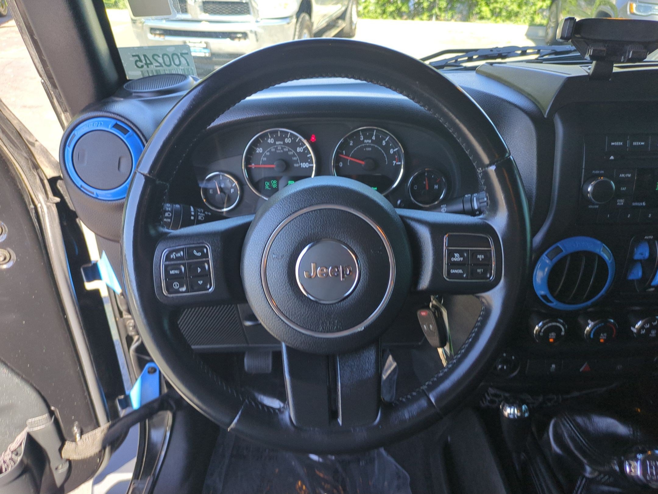 Used 2017 Jeep Wrangler Unlimited Sahara w/ Connectivity Group AWD/4WD image 16