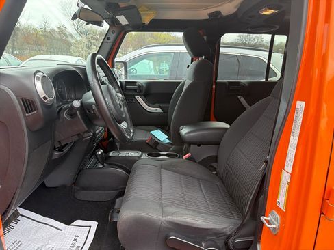 Used 2012 Jeep Wrangler Unlimited Sahara w/ Dual Top Group AWD/4WD image 15