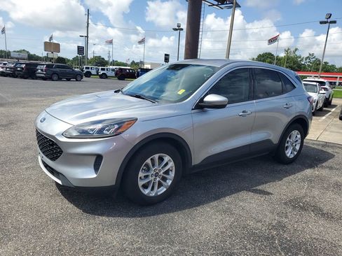 Used 2021 Ford Escape SE w/ Convenience Package FWD image 2