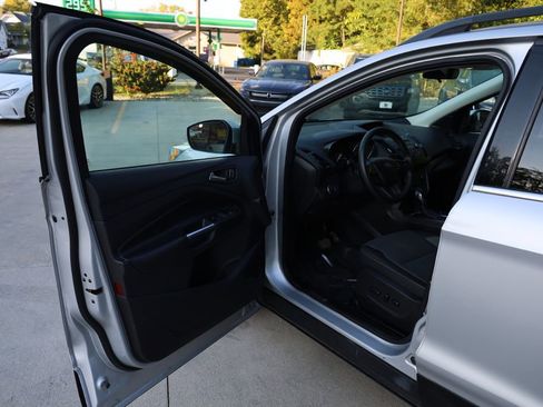 Used 2018 Ford Escape SE AWD/4WD image 9