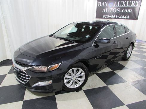 Used 2023 Chevrolet Malibu LT image 3