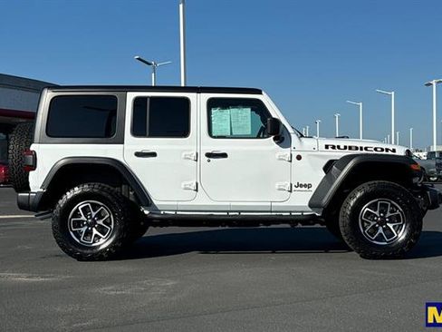 Used 2025 Jeep Wrangler Rubicon image 3