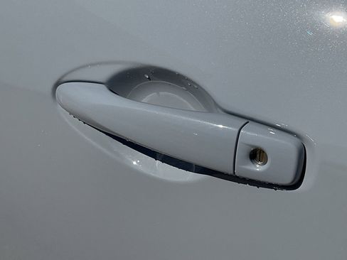 New 2025 Nissan Versa SV w/ Trunk Package image 9