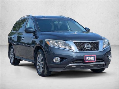 Used 2015 Nissan Pathfinder SV w/ Cargo Package FWD image 3