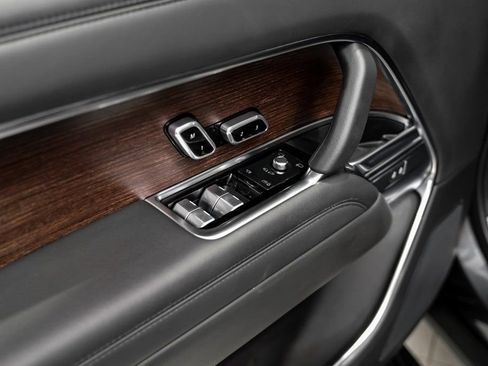 Used 2023 Land Rover Range Rover SE image 38