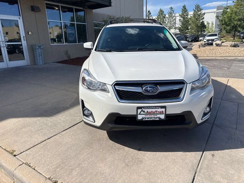 Used 2017 Subaru Crosstrek 2.0i Premium AWD/4WD image 3