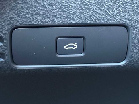 New 2026 Volvo XC40 B5 Ultra w/ Climate Package image 33