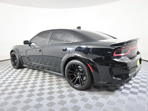 Used 2022 Dodge Charger SRT Hellcat w/ Harman/Kardon Audio Group RWD image 4