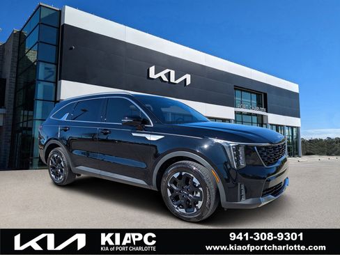 Certified 2024 Kia Sorento S image 1