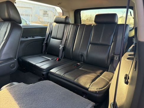 Used 2013 Chevrolet Suburban 2500 LT image 28