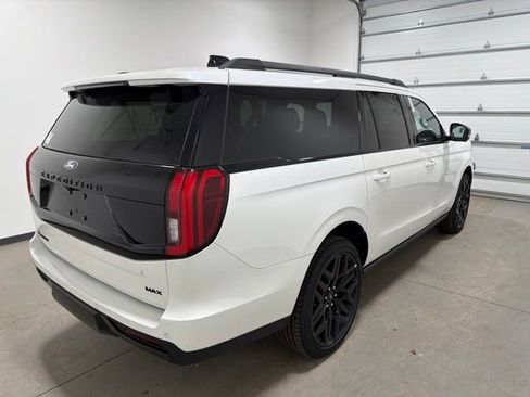 New 2027 Ford Expedition Max Platinum w/ Stealth Performance Package AWD/4WD image 4