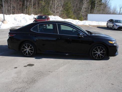 Used 2024 Toyota Camry SE w/ Cold Weather Package image 4
