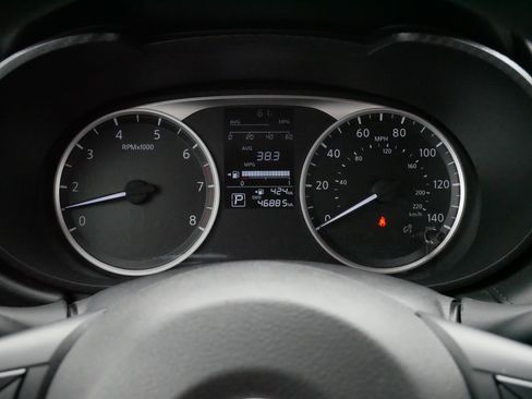 Used 2024 Nissan Versa S w/ Trunk Package FWD image 21