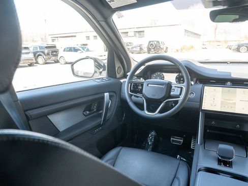 Used 2024 Land Rover Discovery Sport Dynamic SE AWD/4WD image 19