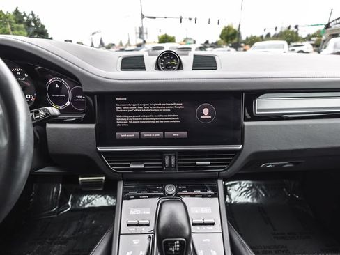 Used 2023 Porsche Cayenne Turbo S AWD/4WD image 30