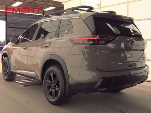 Used 2025 Nissan Rogue SV w/ Rock Creek Premium Package image 9