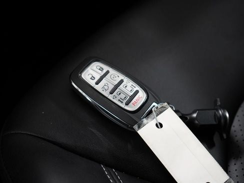 New 2026 Chrysler Pacifica Select AWD/4WD image 19