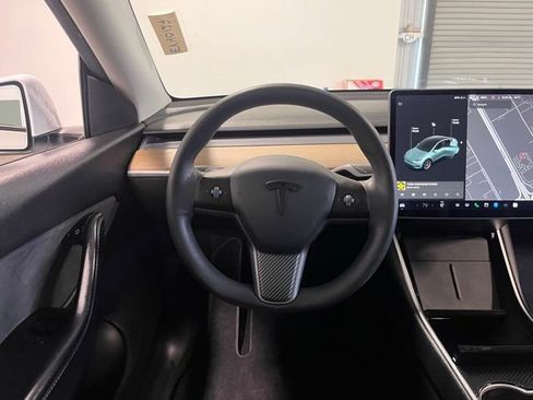 Used 2021 Tesla Model Y 2WD image 21