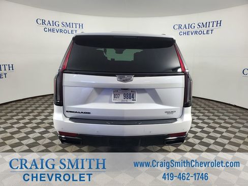 Used 2022 Cadillac Escalade Sport Platinum w/ Heavy-Duty Trailer Package AWD/4WD image 4