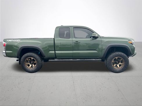 Used 2021 Toyota Tacoma TRD Off-Road w/ TRD Premium Off Road Package AWD/4WD image 6