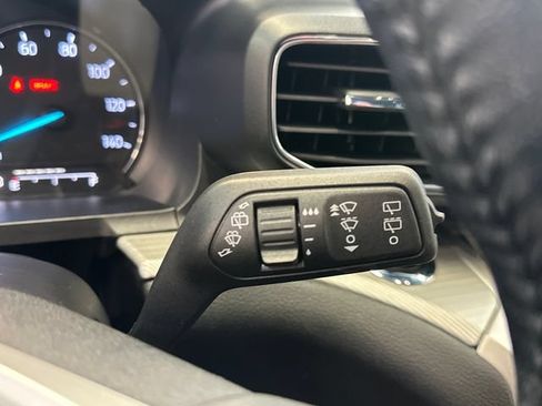 Used 2023 Ford Explorer XLT w/ Equipment Group 202A AWD/4WD image 38