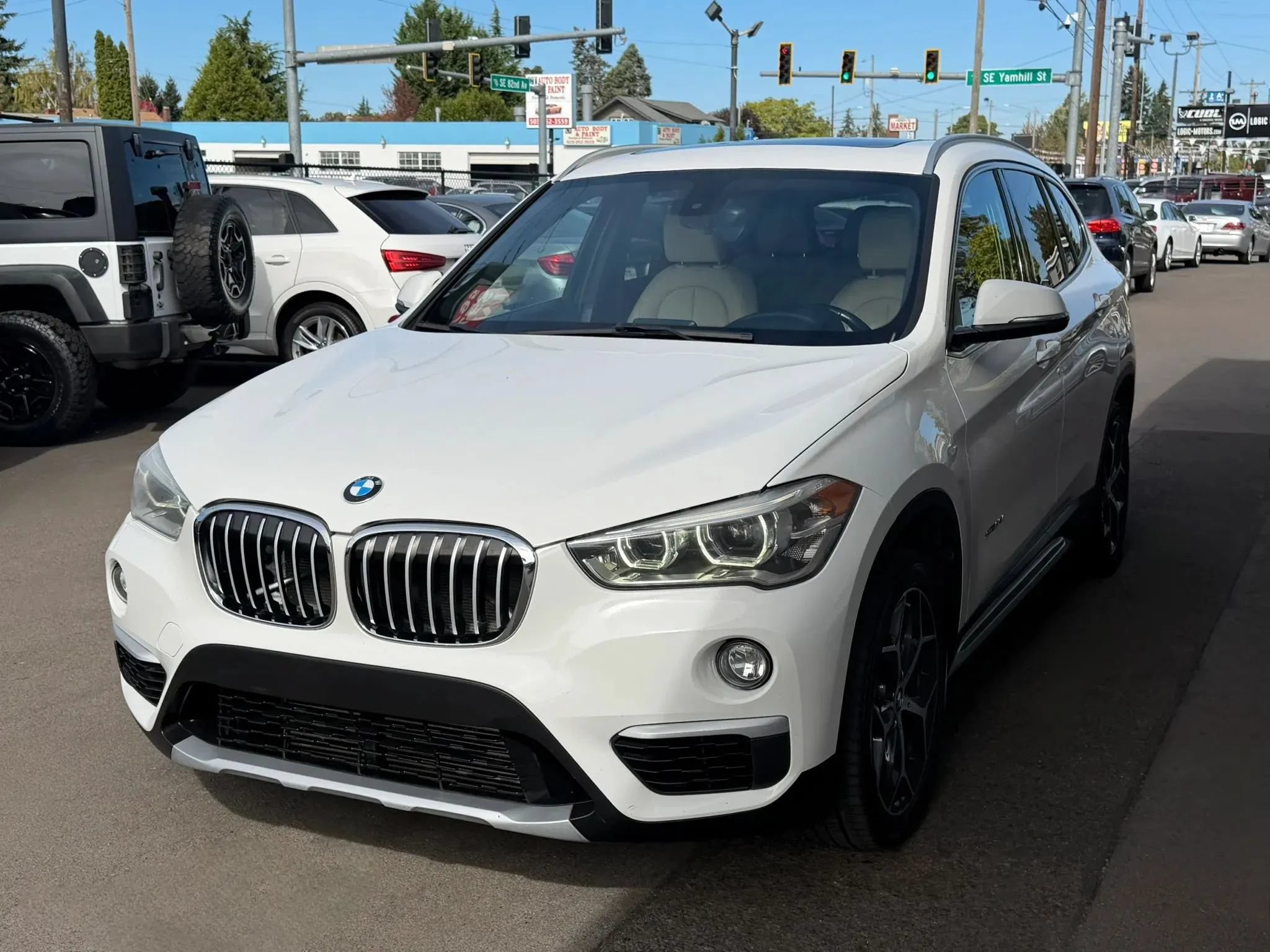 Used 2018 BMW X1 xDrive28i AWD/4WD image 7