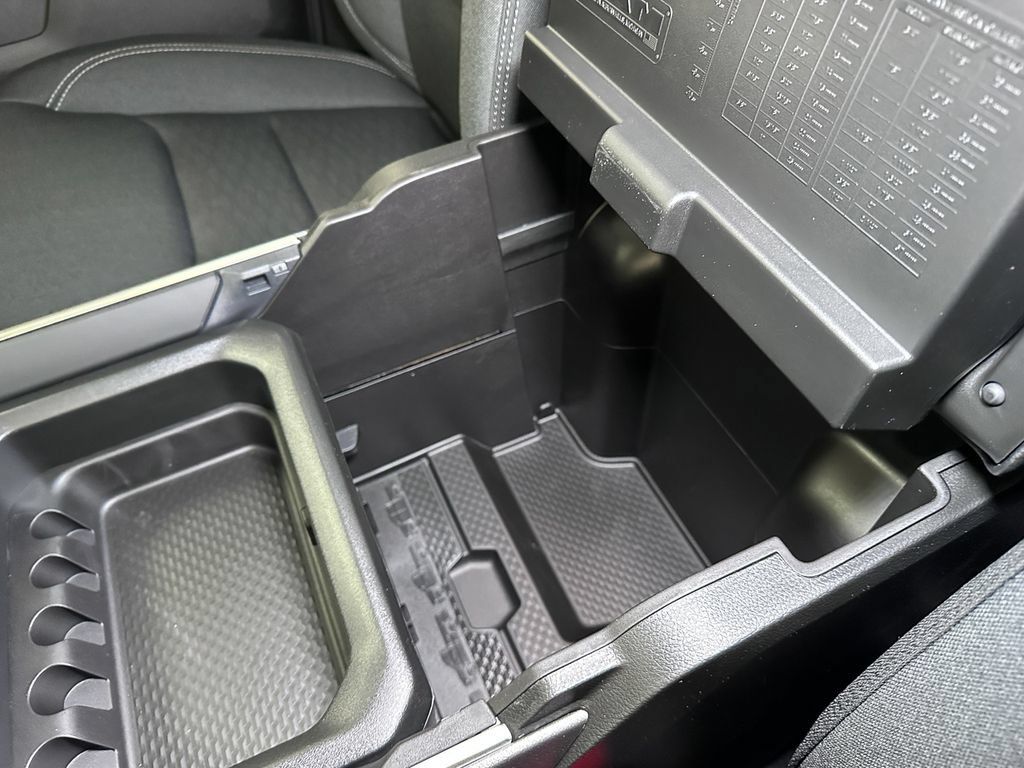 New 2026 RAM 1500 Express AWD/4WD image 32