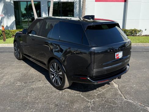 Used 2023 Land Rover Range Rover SE image 15