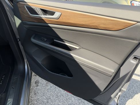 Certified 2024 Volkswagen Atlas SE image 31