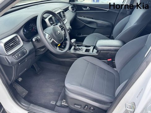 Used 2019 Kia Sorento AWD V6 image 9