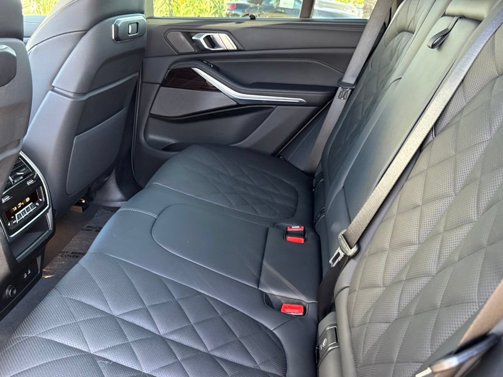 Used 2026 BMW X5 sDrive40i w/ M Sport Package RWD image 32