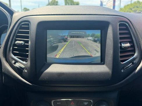 Used 2019 Jeep Compass Latitude w/ Cold Weather Group AWD/4WD image 25