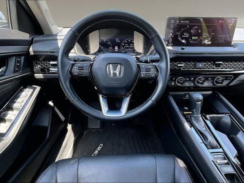 Used 2024 Honda Accord Touring image 8