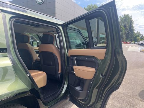 New 2026 Land Rover Defender 110 X-Dynamic SE AWD/4WD image 16