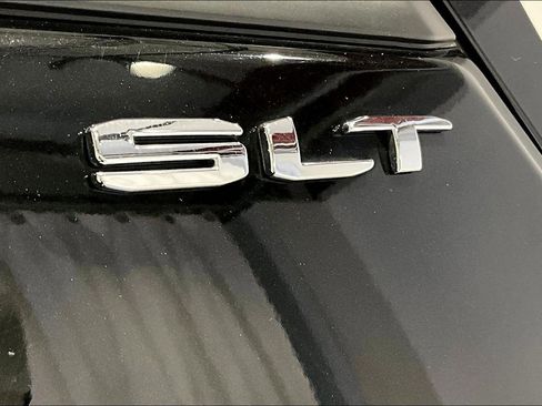 Used 2023 GMC Terrain SLT image 24