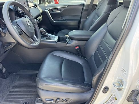Used 2023 Toyota RAV4 XLE Premium FWD image 16