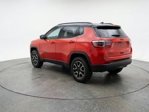 Used 2025 Jeep Compass Trailhawk AWD/4WD image 6