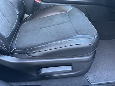 New 2025 Jeep Grand Cherokee L Laredo image 29